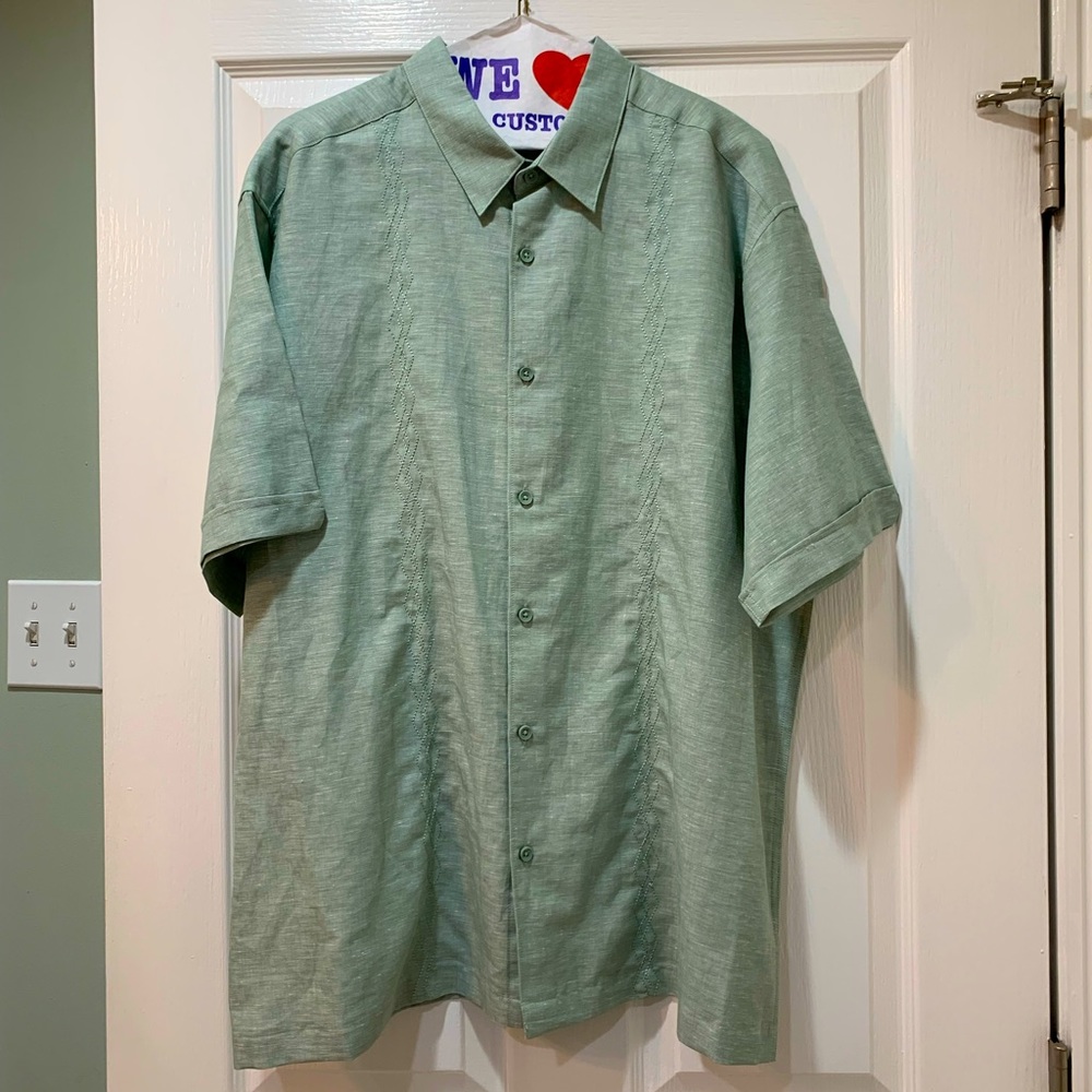 Men’s size XL Cafe Luna light green button down shirt